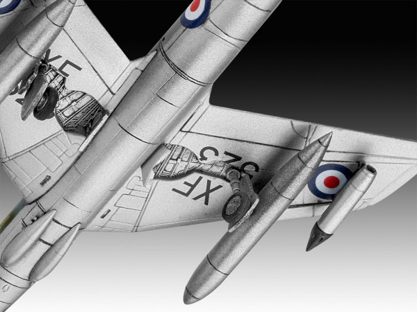 REVELL 03833